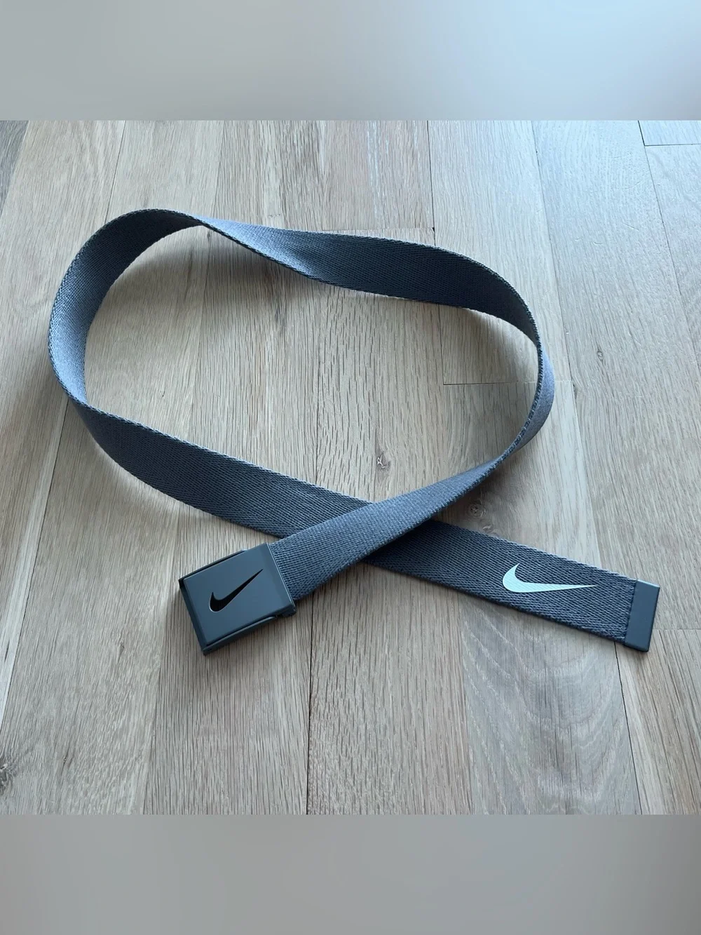 Nike Men’s Grey Golf Belt with Swoosh Buckle